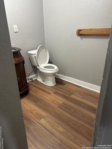 809 KAYTON AVE, San Antonio, TX 78210