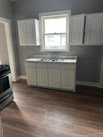 809 KAYTON AVE, San Antonio, TX 78210