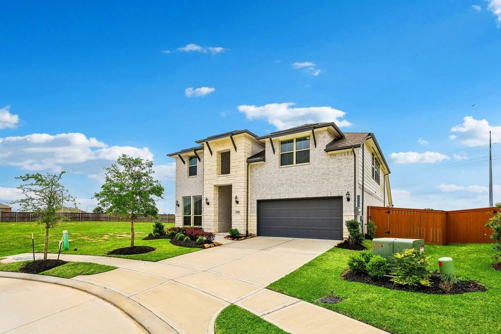 13525 Seneca Lake Drive, Texas City, TX 77568