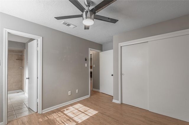 2402 Sycamore Avenue E2, Huntsville, TX 77340