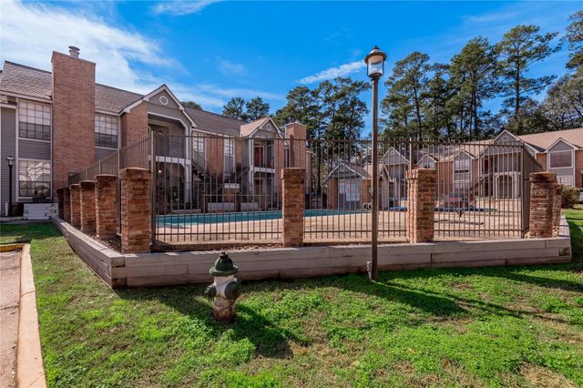 2402 Sycamore Avenue E2, Huntsville, TX 77340