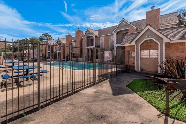 2402 Sycamore Avenue E2, Huntsville, TX 77340