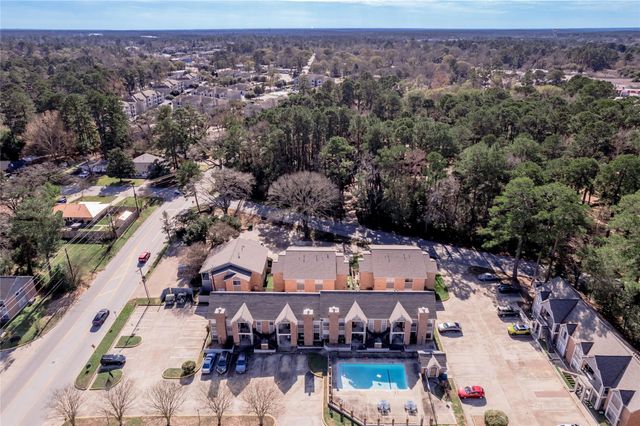 2402 Sycamore Avenue E2, Huntsville, TX 77340