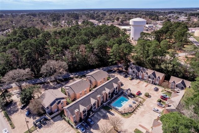 2402 Sycamore Avenue E2, Huntsville, TX 77340