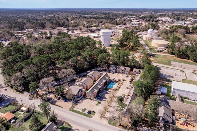 2402 Sycamore Avenue E2, Huntsville, TX 77340