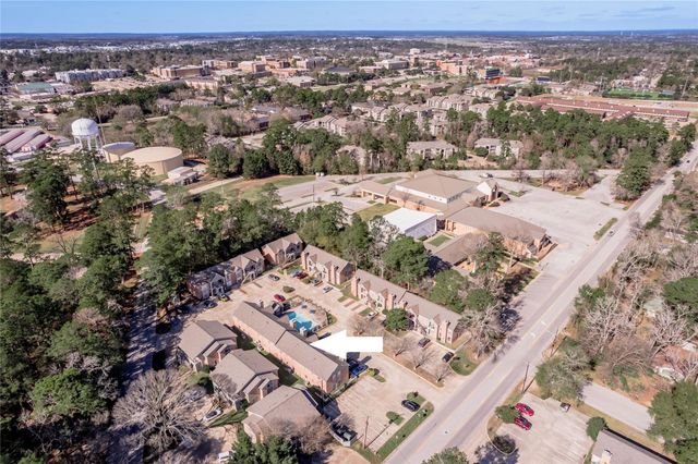 2402 Sycamore Avenue E2, Huntsville, TX 77340