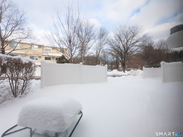 8 Rose Lane APT 18-13, Danbury, CT 06811