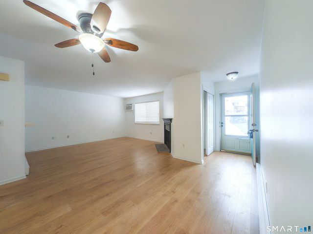 8 Rose Lane APT 18-13, Danbury, CT 06811