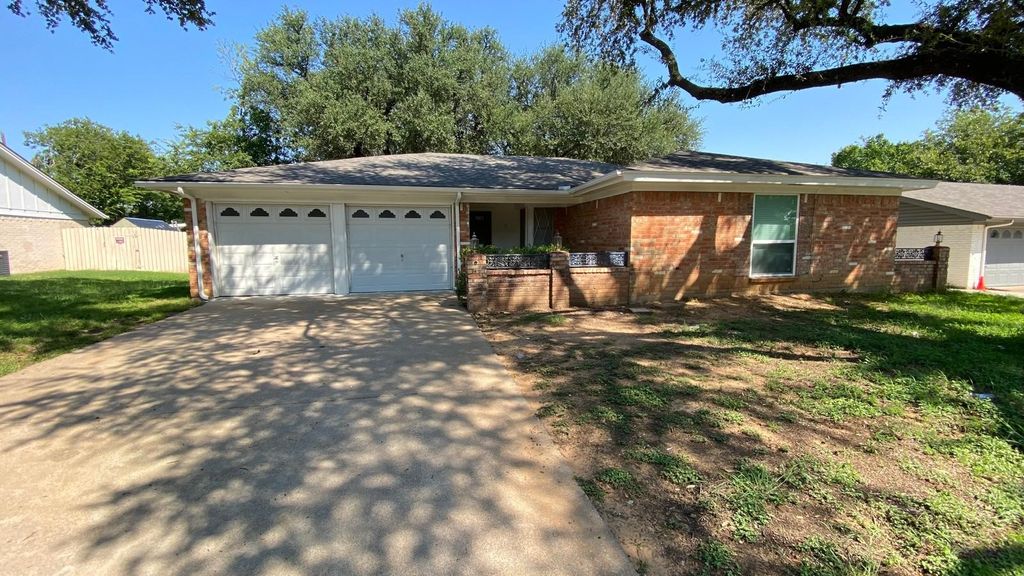 3620 Brown Trail, Bedford, TX 76021