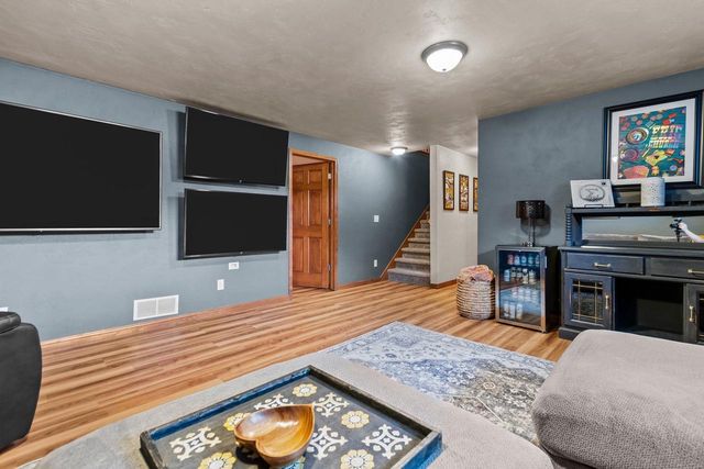 1578 LONE OAK DRIVE, Neenah, WI 54956
