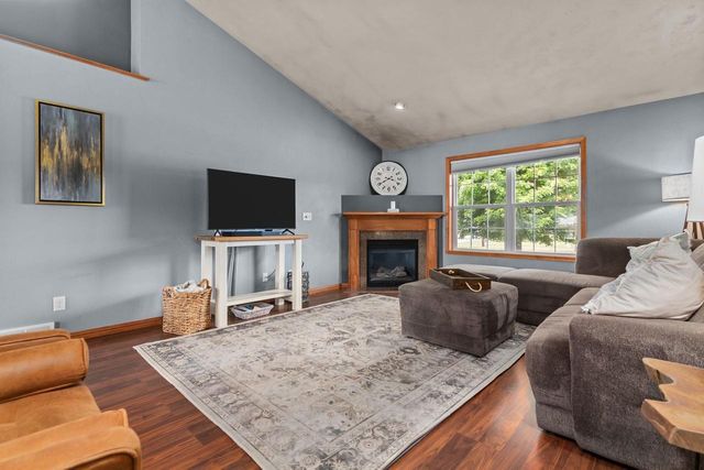 1578 LONE OAK DRIVE, Neenah, WI 54956