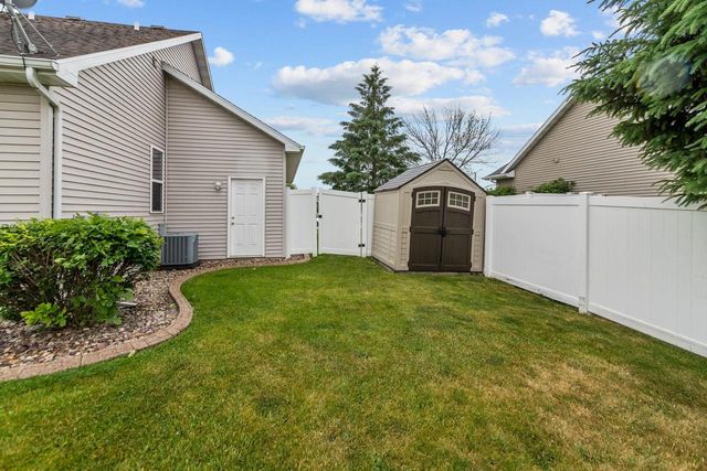 1578 LONE OAK DRIVE, Neenah, WI 54956