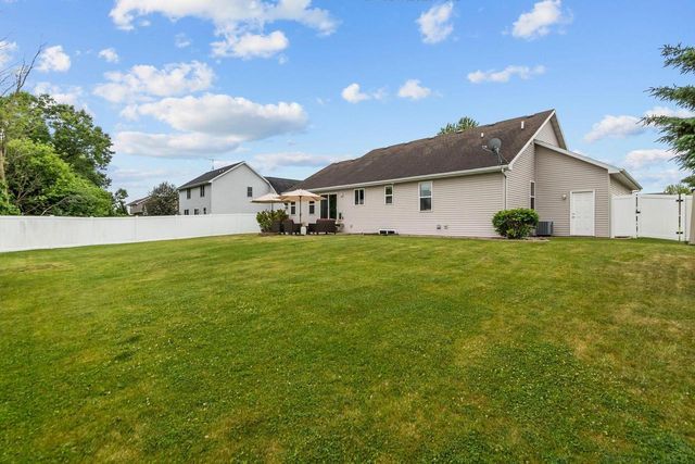 1578 LONE OAK DRIVE, Neenah, WI 54956