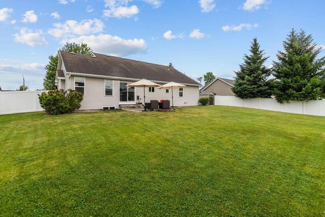 1578 LONE OAK DRIVE, Neenah, WI 54956
