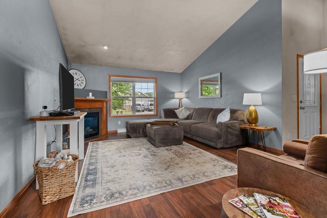 1578 LONE OAK DRIVE, Neenah, WI 54956