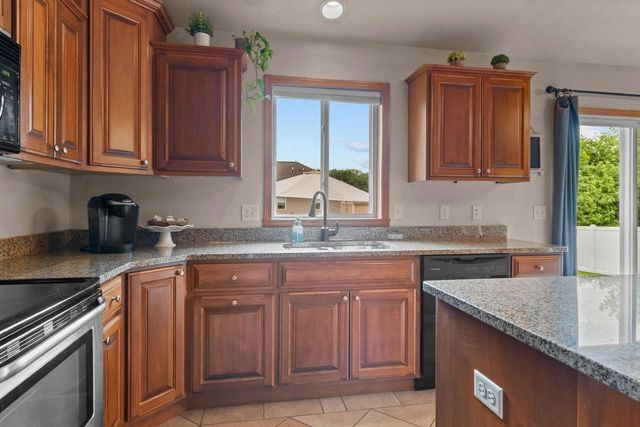 1578 LONE OAK DRIVE, Neenah, WI 54956