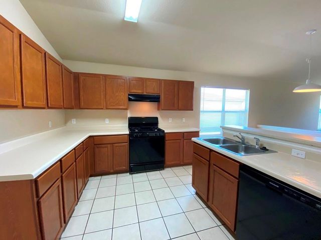218 Jennifer LN, Bastrop, TX 78602