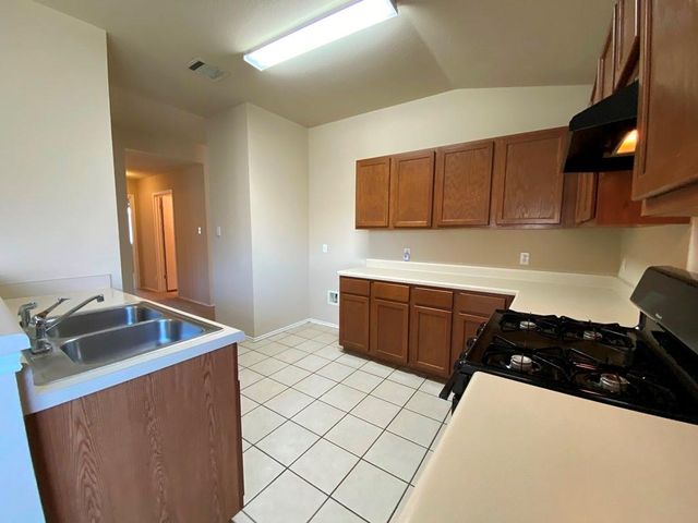 218 Jennifer LN, Bastrop, TX 78602