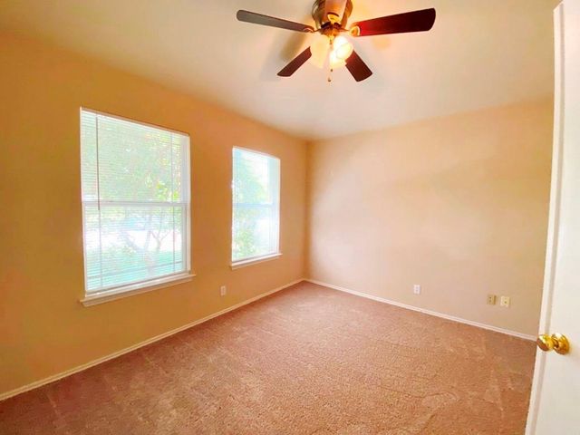 218 Jennifer LN, Bastrop, TX 78602