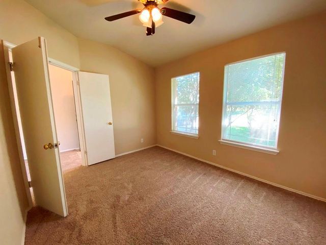 218 Jennifer LN, Bastrop, TX 78602