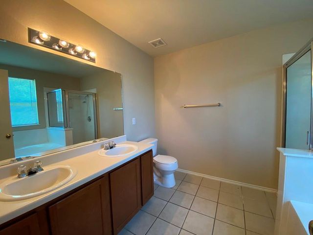 218 Jennifer LN, Bastrop, TX 78602