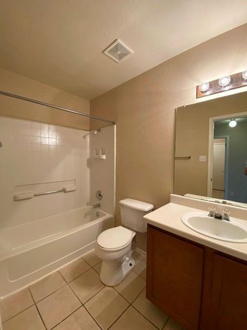 218 Jennifer LN, Bastrop, TX 78602