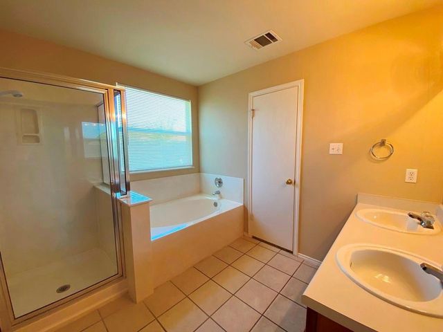 218 Jennifer LN, Bastrop, TX 78602