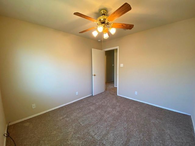 218 Jennifer LN, Bastrop, TX 78602