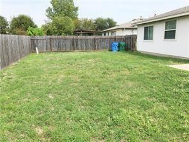 218 Jennifer LN, Bastrop, TX 78602