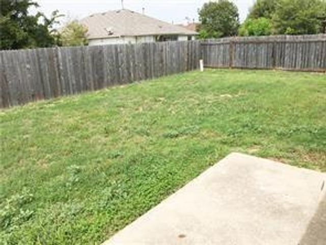 218 Jennifer LN, Bastrop, TX 78602
