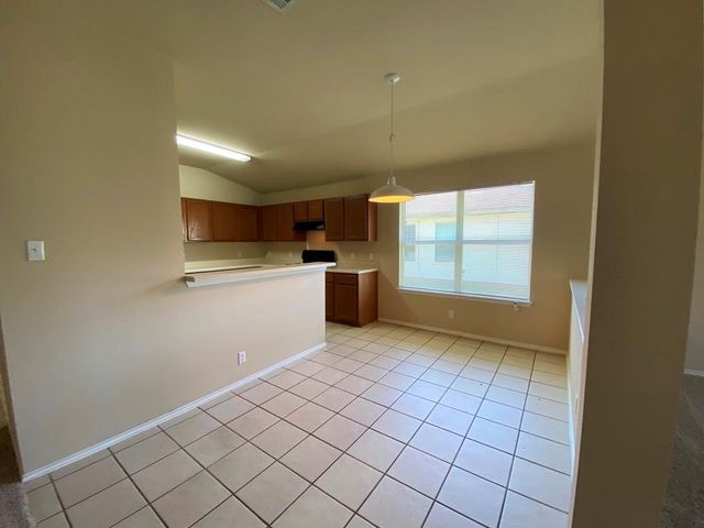 218 Jennifer LN, Bastrop, TX 78602