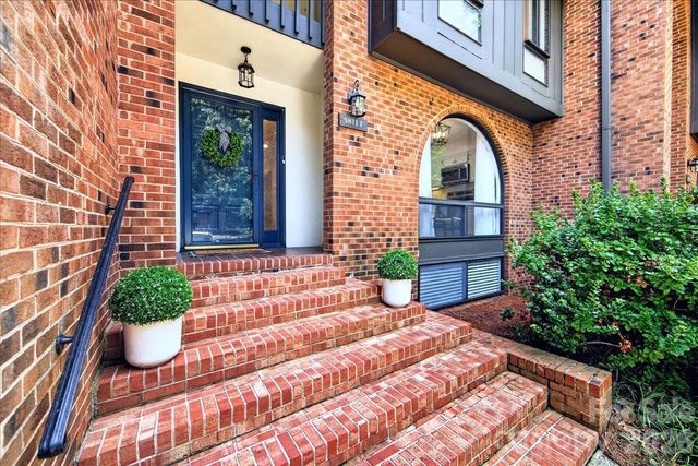5811 Sharon Road F, Charlotte, NC 28210