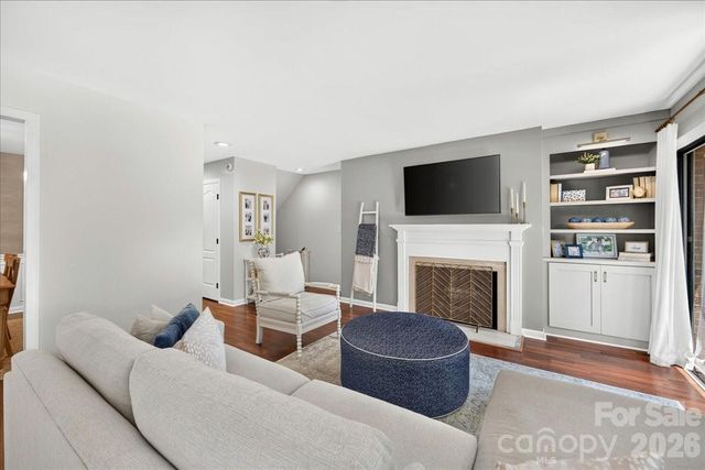 5811 Sharon Road F, Charlotte, NC 28210