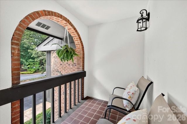 5811 Sharon Road F, Charlotte, NC 28210