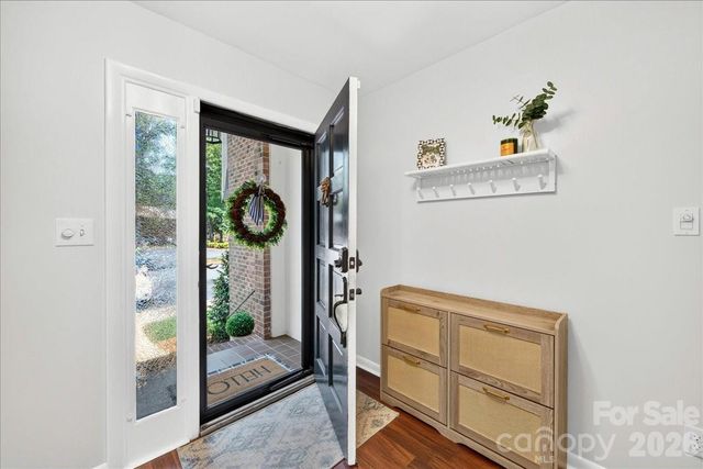 5811 Sharon Road F, Charlotte, NC 28210