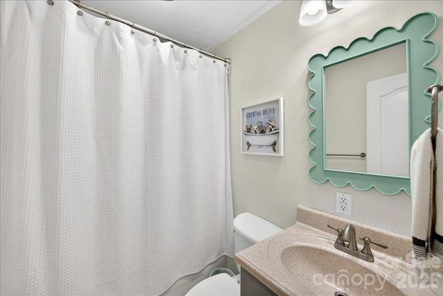5811 Sharon Road F, Charlotte, NC 28210