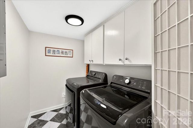 5811 Sharon Road F, Charlotte, NC 28210