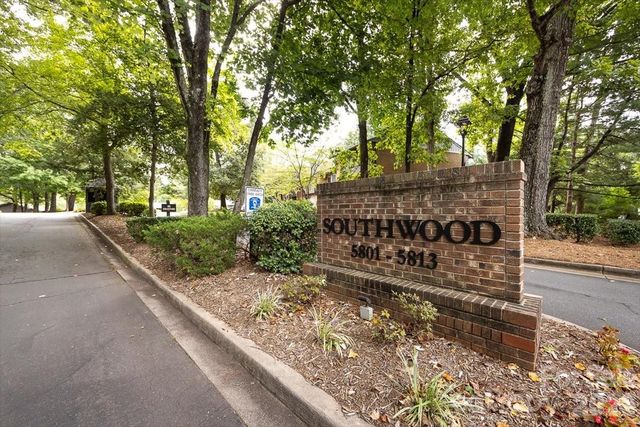 5811 Sharon Road F, Charlotte, NC 28210