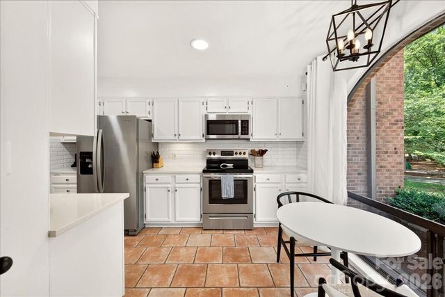 5811 Sharon Road F, Charlotte, NC 28210