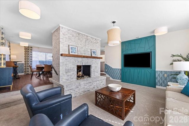 5811 Sharon Road F, Charlotte, NC 28210