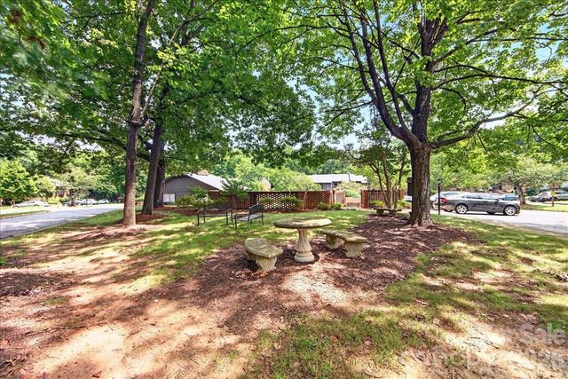 5811 Sharon Road F, Charlotte, NC 28210