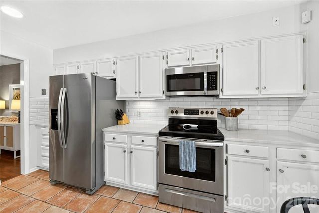 5811 Sharon Road F, Charlotte, NC 28210