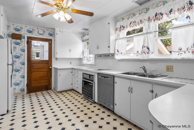 3321 WARREN AVE, Cheyenne, WY 82001