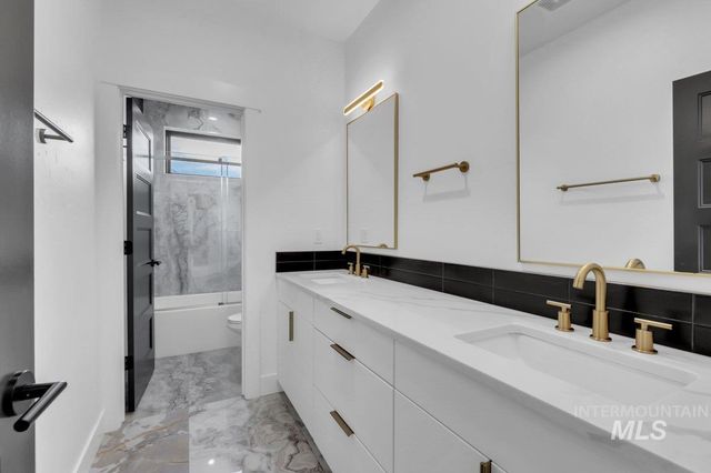 21460 Jackson Creek Ct, Star, ID 83669