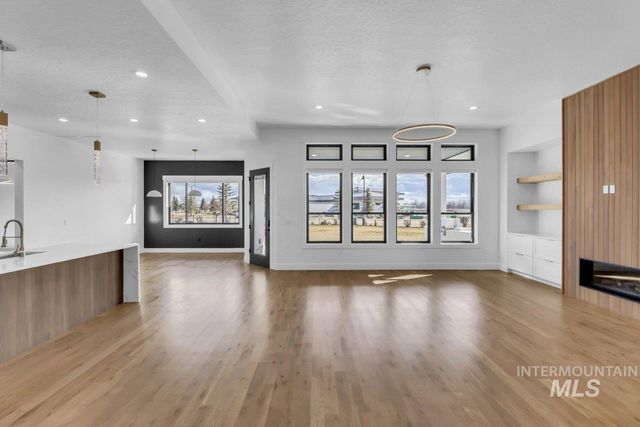 21460 Jackson Creek Ct, Star, ID 83669