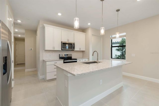 5811 SILVERSIDE PINE COURT, Bradenton, FL 34211