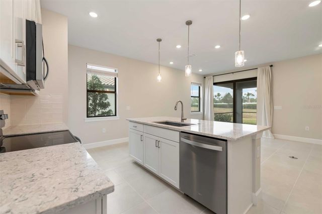 5811 SILVERSIDE PINE COURT, Bradenton, FL 34211