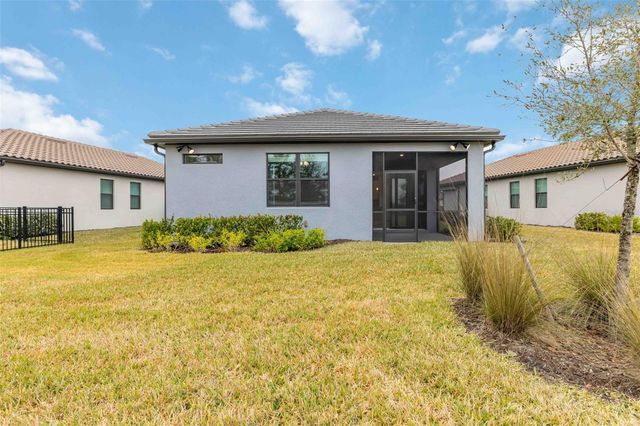 5811 SILVERSIDE PINE COURT, Bradenton, FL 34211