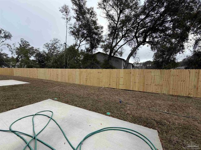 8049 Westpointe Ln, Pensacola, FL 32506