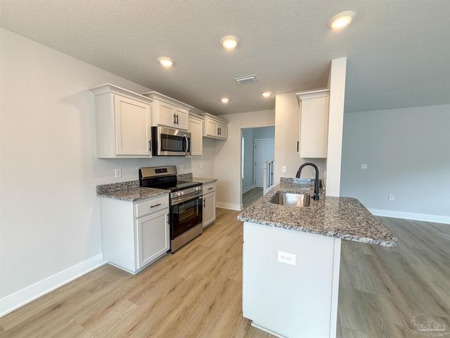 8049 Westpointe Ln, Pensacola, FL 32506